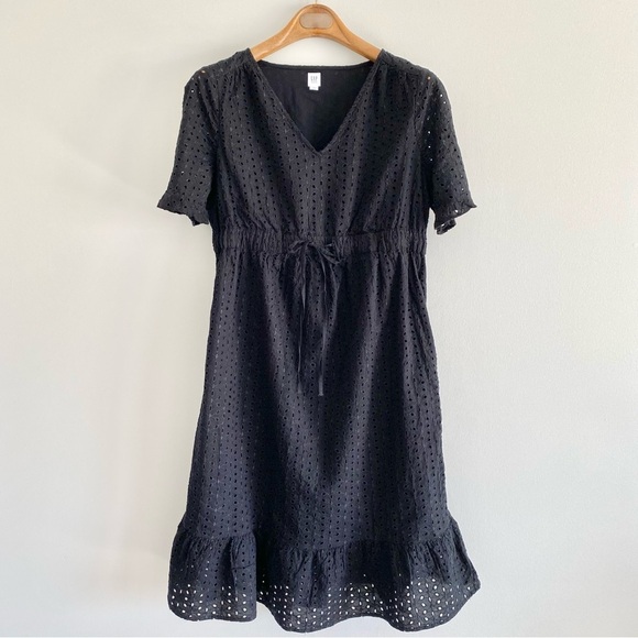 Gap Maternity Black Ruffle Eyelet Dress Size Medium - Picture 2 of 6